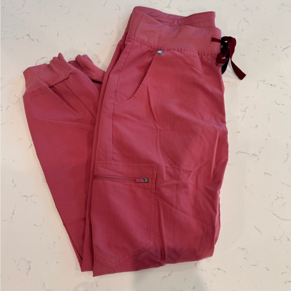 Figs Zamora Jogger Scrub Pants- Dust Pink